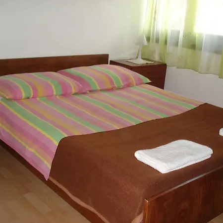 Apartments Mia Starigrad Paklenica Exterior photo